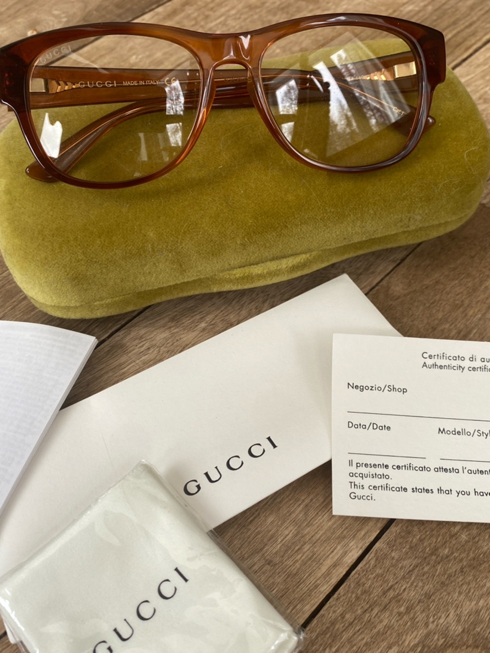 Gucci Amber Tortoiseshell Sunglasses with Olive Case new